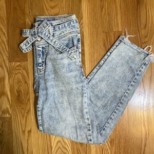 Vintage stretch mom jeans with removable belt